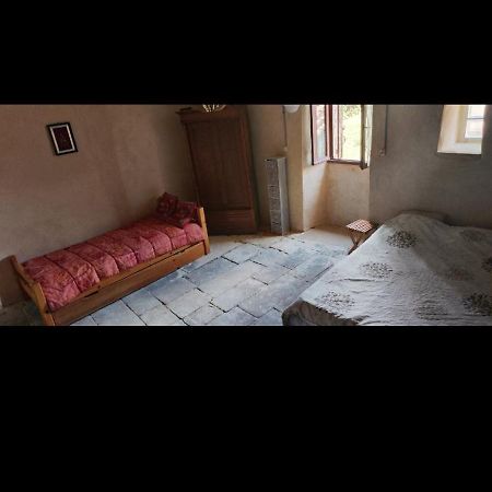AUTHENTIQUE INDIVIDUELLE Maison de village Ardéchoise à Les Vans La Voûte Esterno foto