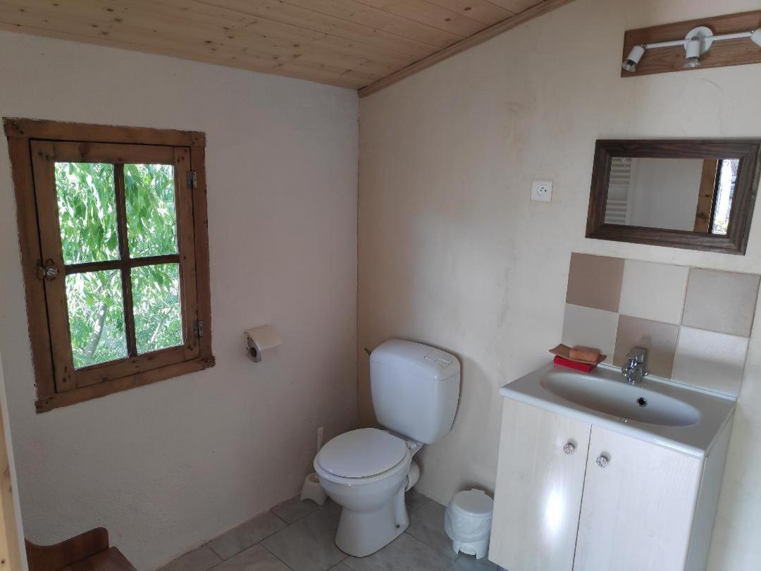 AUTHENTIQUE INDIVIDUELLE Maison de village Ardéchoise à Les Vans La Voûte Esterno foto